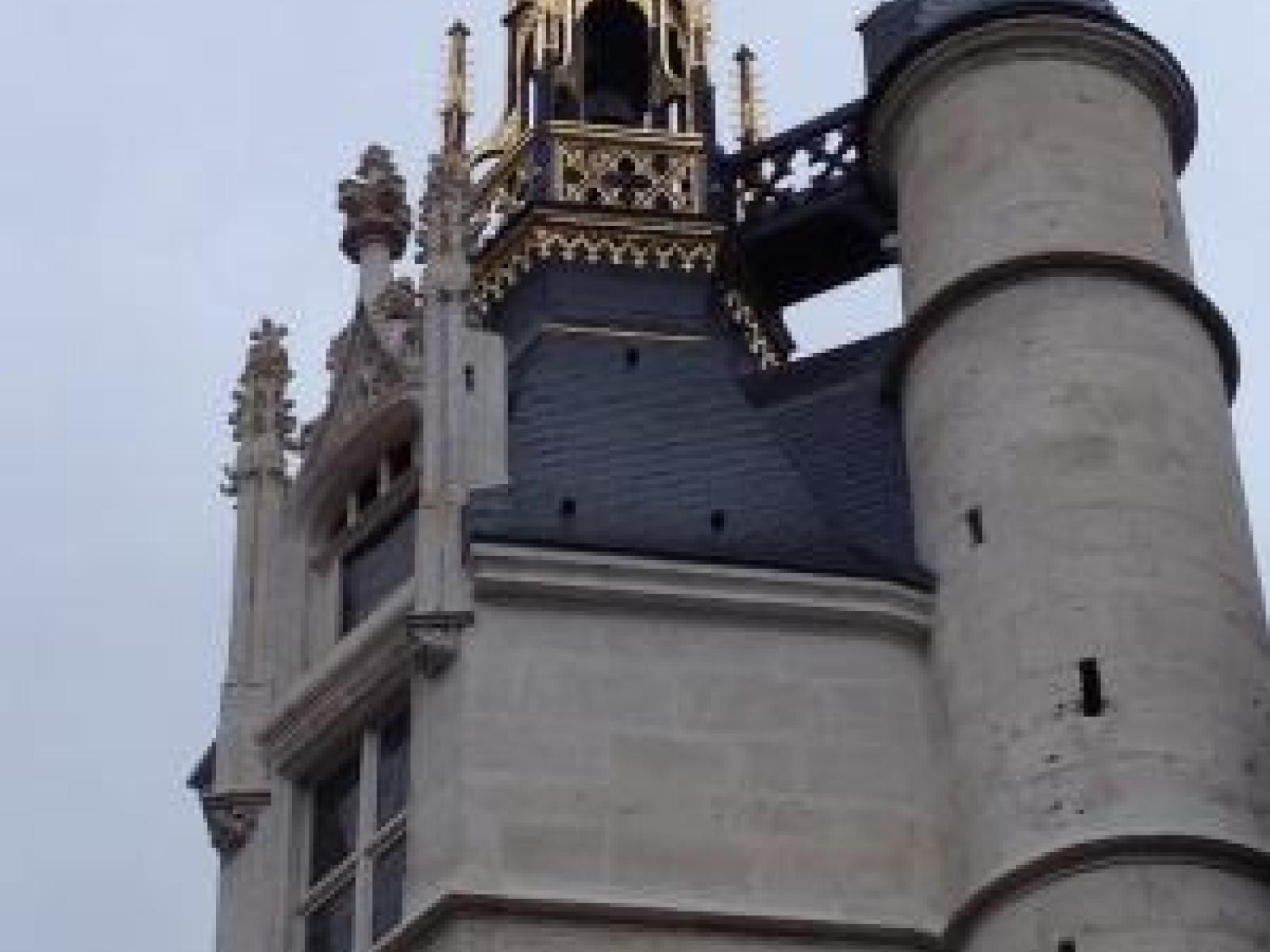 Musée de Beauvais (60) - Tour de l'horloge surmontée d'un campanile - photo 1