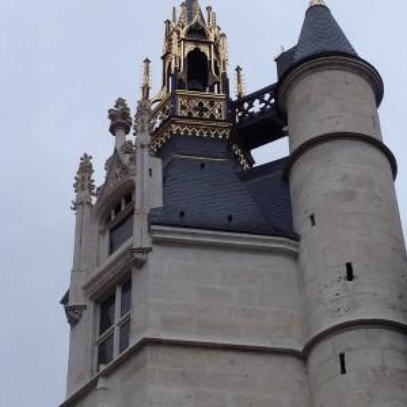 Musée de Beauvais (60) - Tour de l'horloge surmontée d'un campanile